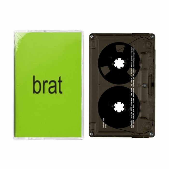 (MC) Charli XCX - Brat (BLACK CASSETTE)
