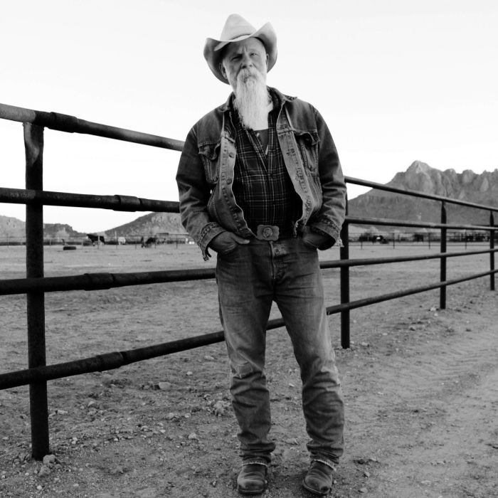 SEASICK STEVE - KEEPIN THE HORSE BETWEEN ME & THE GROUND