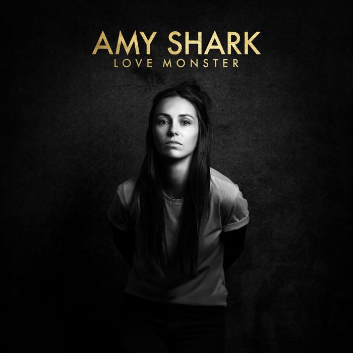 AMY SHARK - LOVE MONSTER