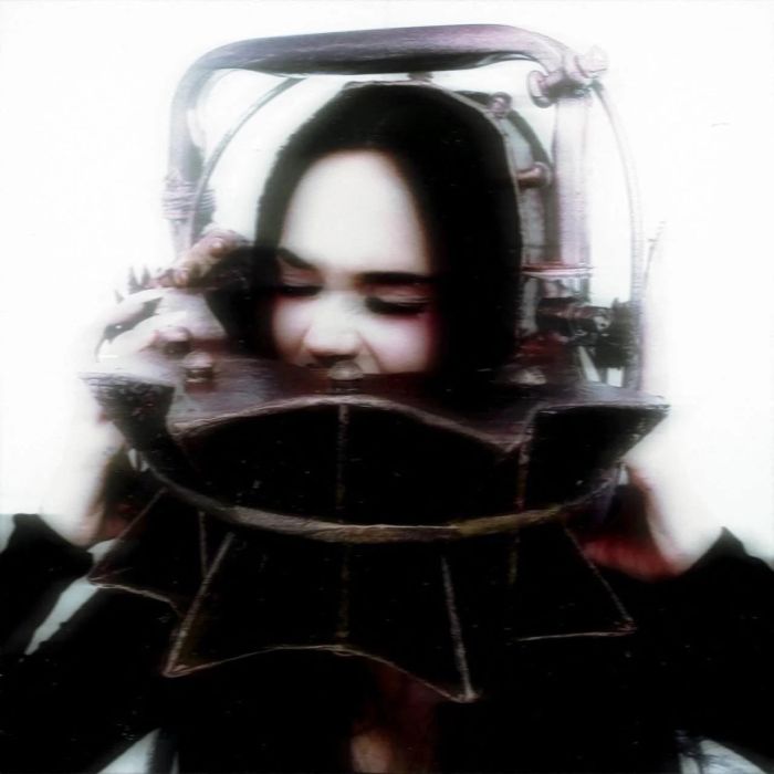 MAGGIE LINDEMANN - HEADSPLIT