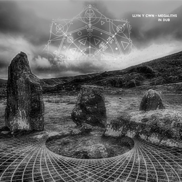 LLYN & CWN - MEGALITHS IN DUB