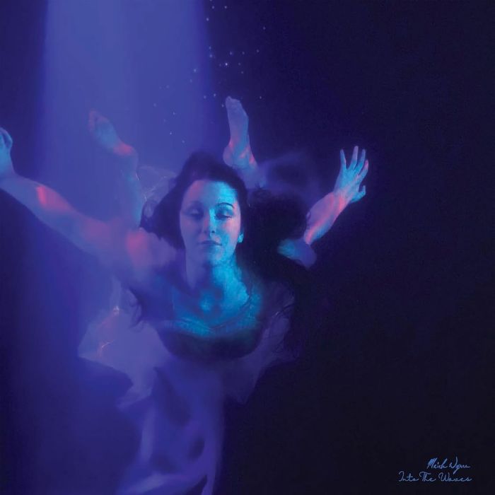 MAIAH WYNNE - INTO THE WAVES
