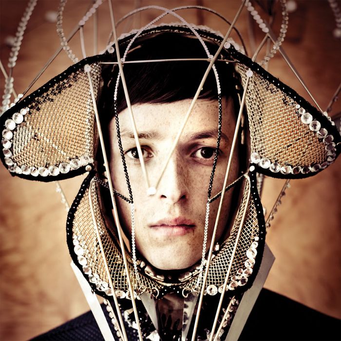 TROUBLE - TOTALLY ENORMOUS EXTINCT DINOSAURS