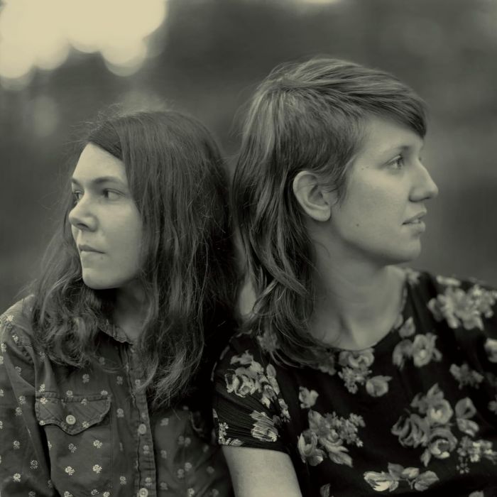 ANNA & ELIZABETH - ANNA & ELIZABETH
