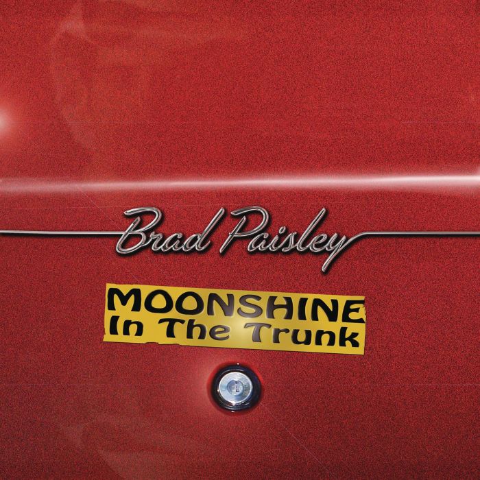 BRAD PAISLEY - MOONSHINE IN THE TRUNK