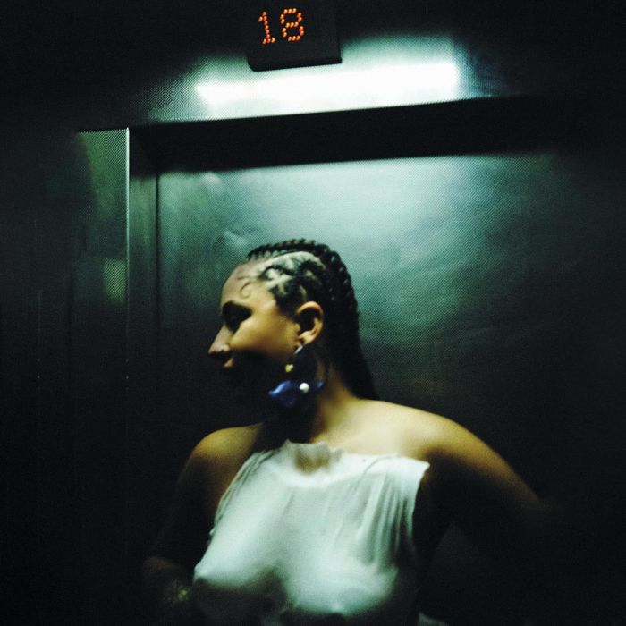 DELILAH HOLLIDAY - INVALUABLE