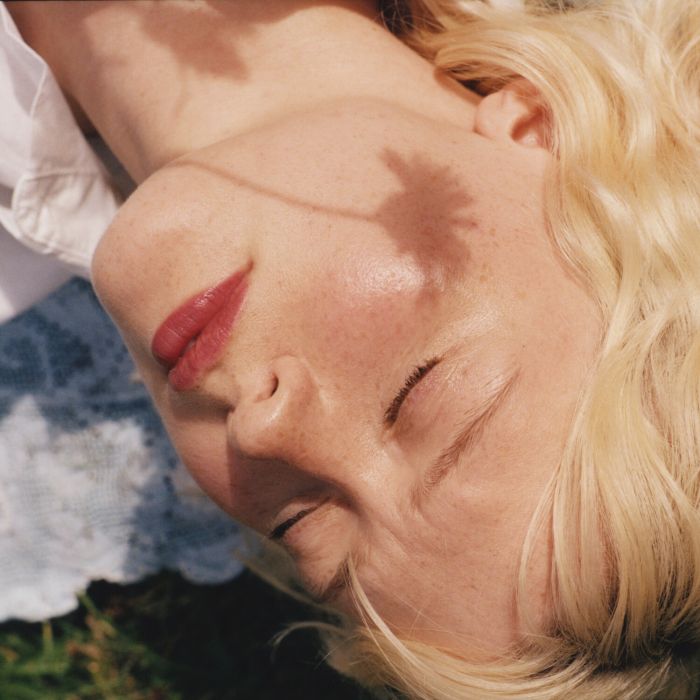 MAISIE PETERS - FLORESCENCE