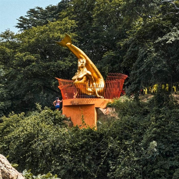 LAMIN FOFANA - BRANCUSI SCULPTING BEYONCE
