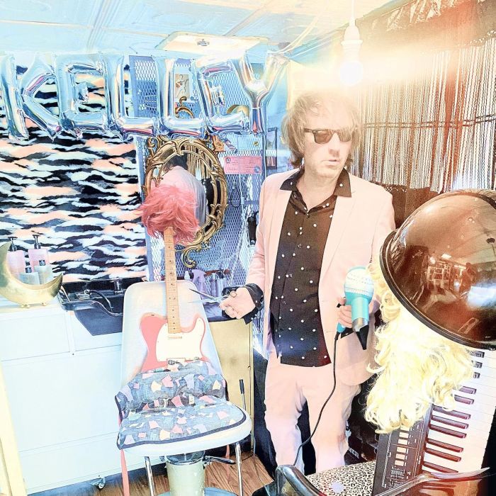 KELLEY STOLTZ - STYLIST