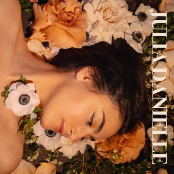 JULIA DANIELLE - JULIA DANIELLE