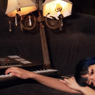 VERONICAVON - ICECREAM (ROYAL BLUE SMOKE VINYL)