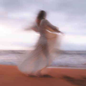 SOPHIE HUTCHINGS - BECOME THE SKY