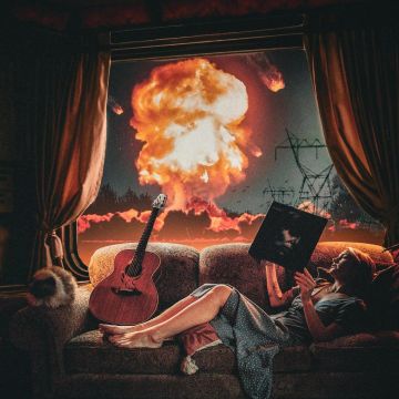 DIRTY DOLLHOUSE - END (LIMITED/COLOR VINYL)
