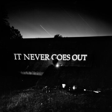 HOTELIER - IT NEVER GOES OUT