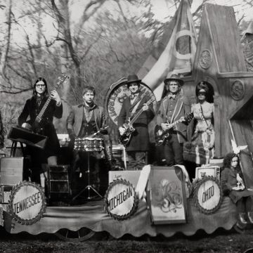 Raconteurs, The - Consolers Of The Lonely