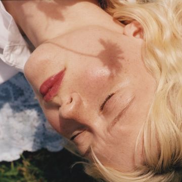 MAISIE PETERS - FLORESCENCE